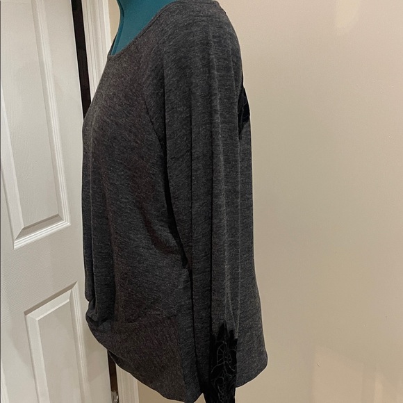 Maurices Dark Gray Long Sleeve Top with Black Velvet Embroidery XXL - Picture 7 of 9